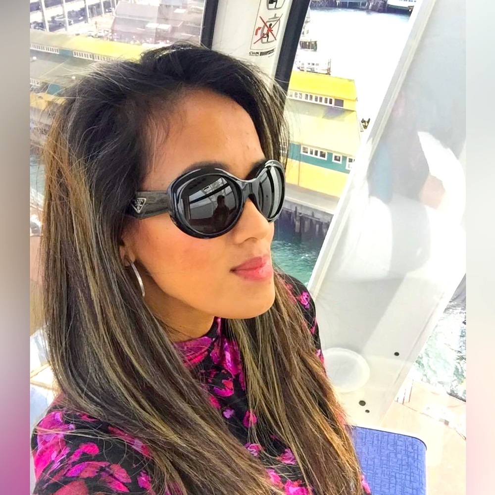 Prada polarized authentic sunglasses